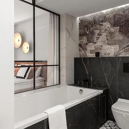 Rose With Bath By Oneapartments Сопот